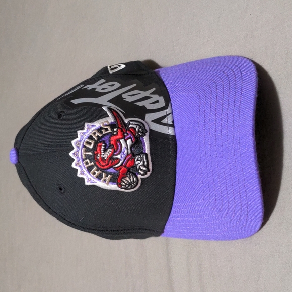 Toronto Raptors hat - Picture 1 of 3